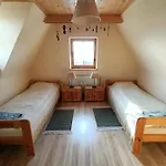 샬레 Ludwikowka Pod Luboniem, Stu-letni W Gorach