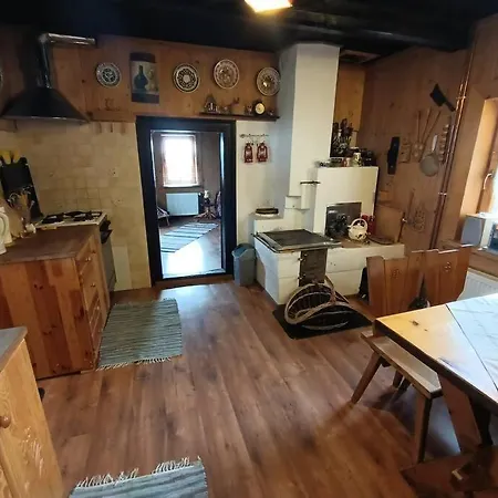 Ludwikowka Pod Luboniem, Stu-letni W Gorach Chalet